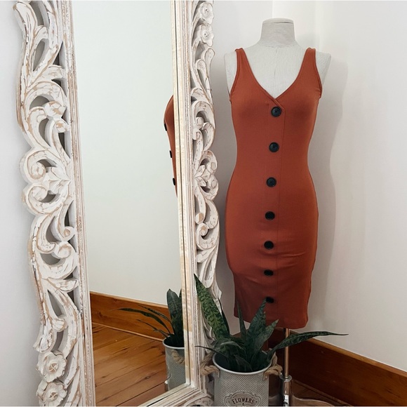 Buttoned Midi Dress - Picture 1 of 8